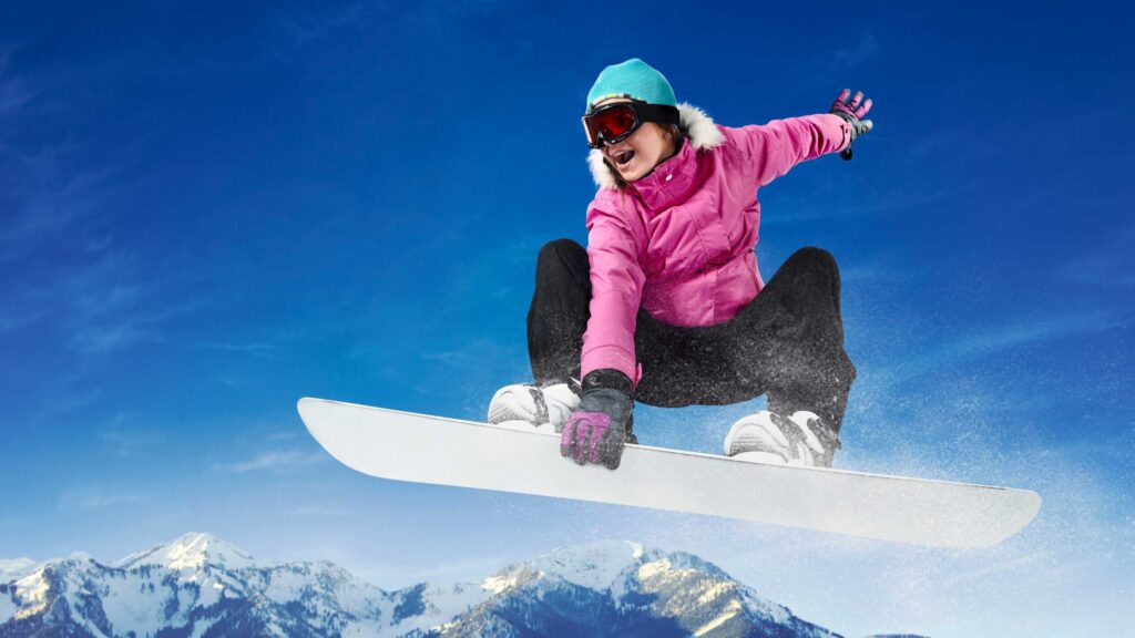 Skiing and Snowboarding in solang valley